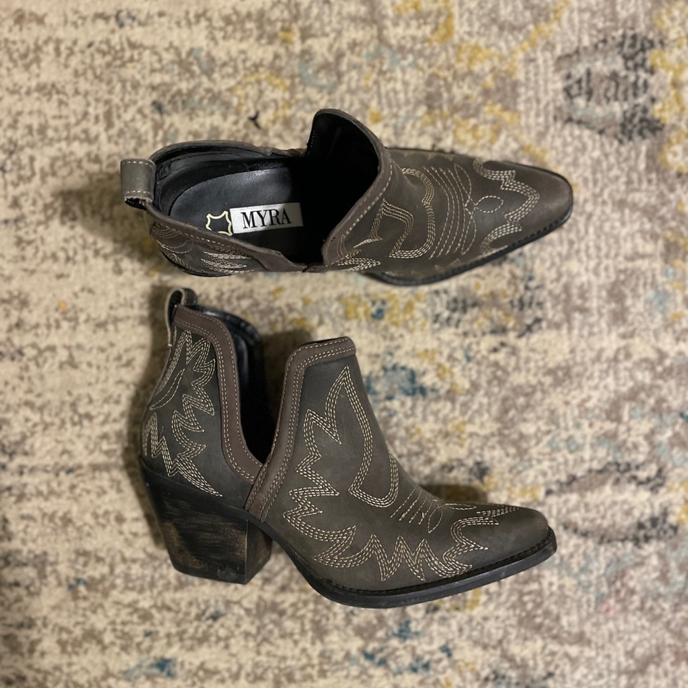 Myra Ankle Cowboy boots